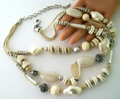 Collar Chico's 3 Hilos Perla Imitada, Lucita, Piedra Natural - NUEVO sin etiqueta Foto 1 de 4