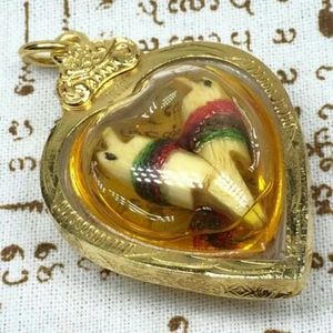 Pendant Sarika Bird Oil Thai Buddha Top Amulet Magic Charms Love Luck Rich Money - Foto 1 di 7