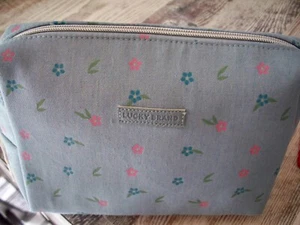 LUCKY BRAND COSMETIC BAG BLUE W FLOWERS 1 TOILETRY BOTTLE - Picture 1 of 5