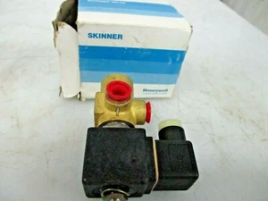NEW HONEYWELL SKINNER VALVE 3 WAY 24VAC 714N1C2C - Picture 1 of 5