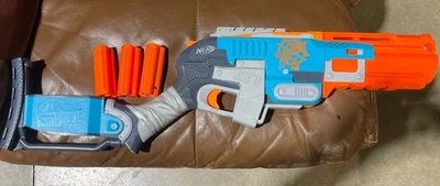 Nerf Zombie Strike Sledgefire Blaster Gun Blue -USED, with 3 shells - Image 1 of 4