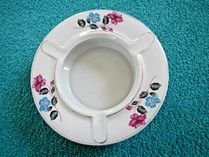 VINTAGE - PRETTY ASHTRAY - WHITE WITH BLUE and PINK FLOWERS - Please see photos. - Picture 1 of 16