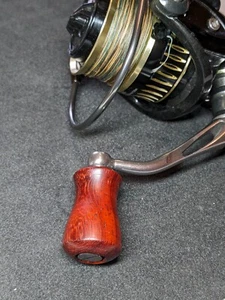 Padauk wood fishing reel knob Abu Daiwa - Pomello mulinello pesca legno rosso - Foto 1 di 7