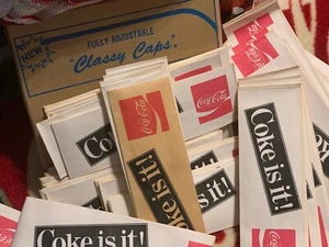 RARO De Colección ANTIGUA 1980 Caja Coca Cola Papel Sombrero Entrega Gorra Vendedor Botella de Coca-Cola - Imagen 1 de 10