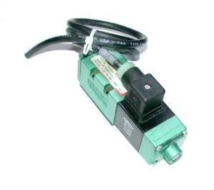 Numatics 152SA4152 Verteiler-Magnetventil 110/120 VAC 0,12 AMP - Bild 1 von 1
