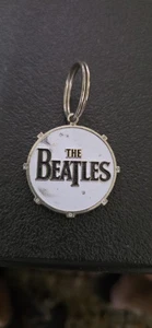 RARE METAL KEYCHAIN THE BEATLES ROCK BAND MUSIC APPLE CORPS 2006 - Picture 1 of 2