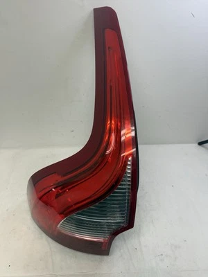 Luz trasera izquierda Volvo XC60 2010 a 2017 probada con LED Foto 1 de 4