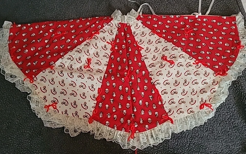 Falda Árbol de Navidad Hecha a Mano Muñecos de Nieve Caballo Mecedor Encaje Retazos De Colección '88 Foto 1 de 4