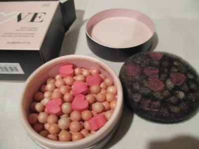 AVON Glow Beads Illuminating Powder "Queen of Hearts" Luminous Hearts & Beads - Image 1 of 4
