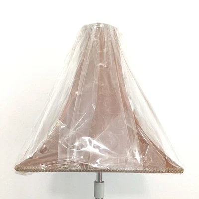 Nuevo DE COLECCIÓN NUEVO Seda CABALLERO REAL pantalla bordada hecha a mano RARO. NUEVO. da Foto 1 de 4