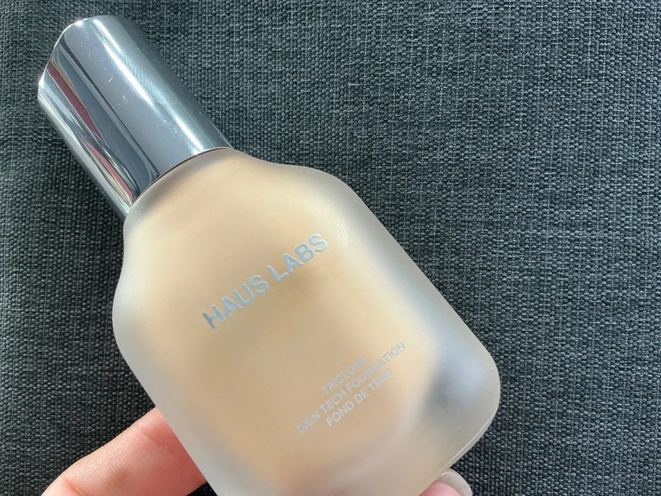 Haus triclone skin tech foundation size 1fl Oz choose color - Image 1 of 1