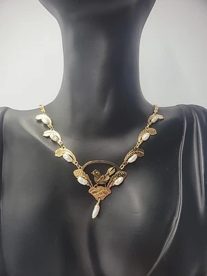 Collar Vintage Tono Dorado Cadena Colgante Pájaro Cuentas Blanco Joyería Disfraz Foto 1 de 4