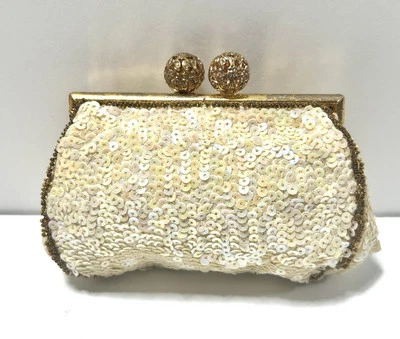 Bolso sin asas vintage de lentejuelas con cierre de beso marfil y dorado Foto 1 de 4