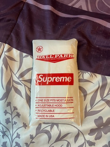 Supreme X Ballpark scatola logo poncho