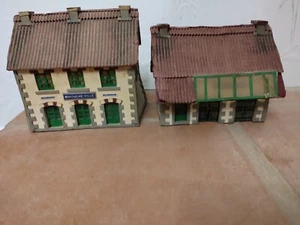 RARE LOT 2 HANDMADE CARDBOARD MODEL STATION AND HOUSE BINOUCHE CITY 12X12X8 CM - Picture 1 of 10