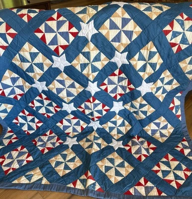Vintage Quilt - Red And Blue Pieced Stars - Hand Quilted   60 In By 80 - Image 1 of 4