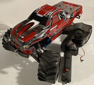 TRAXXAS T-MAXX 2.5R RTR 4x4 Monster Truck Nitro 1/10 Scale - Image 1 of 4