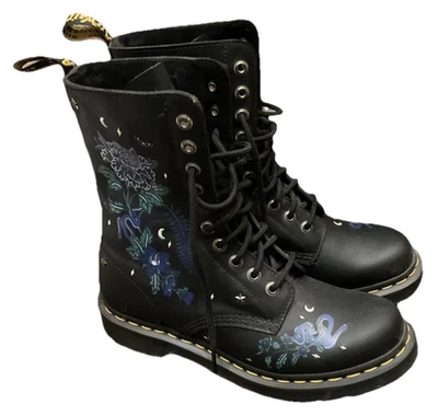 Dr. Martens Women's Boots Air Wair Black Floral Snake Size 8 / 39 No Box but EUC - Image 1 of 4
