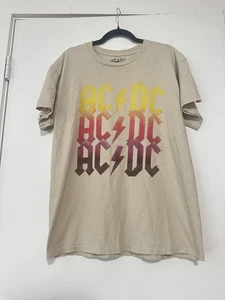AC/DC Modern Vintage Style Band Tee Shirt Cream/Multi 100% Cotton Size Large - Bild 1 von 4