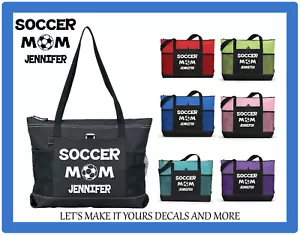 FUSSBALL MOM personalisierte Tragetasche mit NAMEN Geldbörse Sport Fitnessstudio Schule Windeltasche Reißverschlüsse - Bild 1 von 7