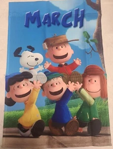 Bandera de jardín Snoopy and Gang "MARCH" 12”x 18” - Imagen 1 de 1
