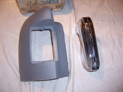 1972 Pontiac Bonneville RH Front Fender Extension GM 484092 + Front Guard NOS - Image 1 of 4