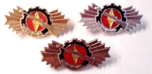 Satz DDR GST Abzeichen f. gute militärische & technische Kenntnisse Emaile G/S/B - Picture 1 of 2