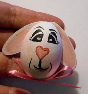 Handmade Hand Painted Wood Brooch Lapel Pin BUNNY RABBIT Springtime Easter 1.5" - Picture 1 of 4