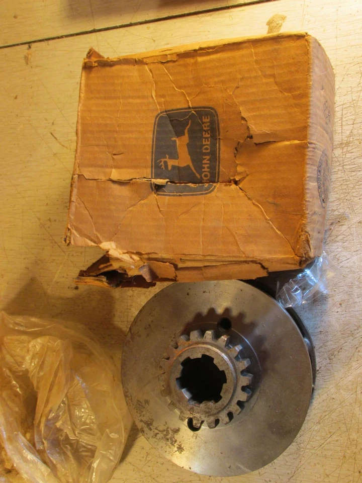 John Deere 520 530 NOS NEW B3731R Clutch Driver Disk - Image 1 of 3