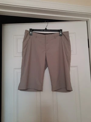 Bermudas informales para mujer Patagonia talla 8 beige caqui bolsillos cremallera mosca Foto 1 de 4