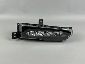 2020-2021 BMW X3 X4 G01 G02 FRONT BUMPER RIGHT SIDE LED FOG LIGHT LAMP OEM 52kmi - Picture 1 of 10