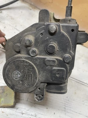 Nissan Xterra 2000 módulo de control de crucero 3,3 V-6 Foto 1 de 4