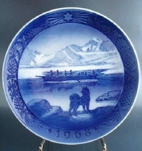 Royal Copenhagen 1968 Christmas Plate "The Last Umiak" Blue - Picture 1 of 1