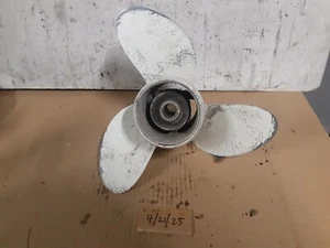 Hélice de aluminio Johnson Evinrude 13 1/4x17 3 82764 - Imagen 1 de 6