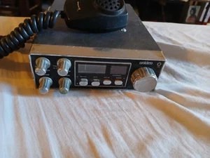 Vintage uniden CB Radio Model AX 711 - Zdjęcie 1 z 7