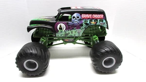 Hot Wheels 1:10 Monster Jam Truck Grave Digger 2015 Large Giant XL 17x10 - Picture 1 of 11