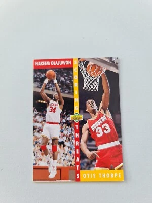 1992-93 NBA Upper Deck Hakeem Olajuwon & Otis Thorpe #501 🔥 Amenazas anotadoras Foto 1 de 3