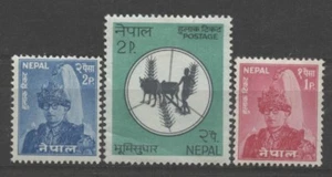 No: 99933 - NEPAL - LOTE DE 3 SELLOS ANTIGUOS - MH!! - Imagen 1 de 1