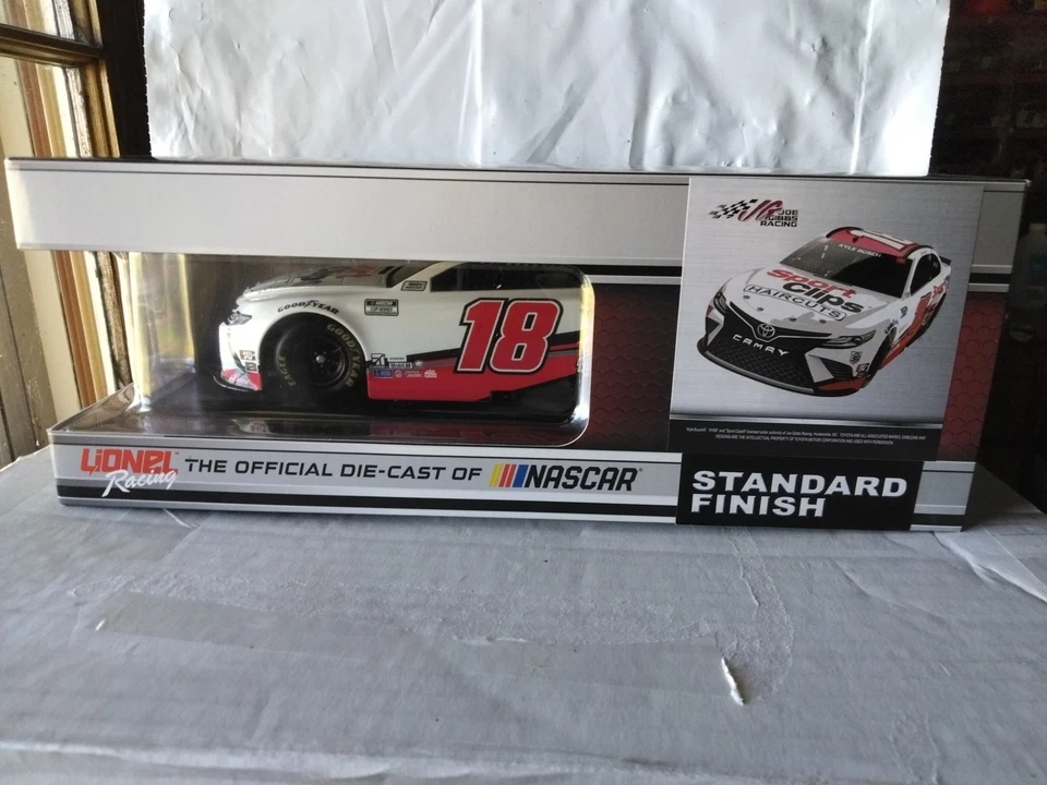 Kyle Busch 2021 Lionel Racing #18 Sport Clips Toyota Camry 1/24