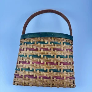 Woven Wall Basket with Handle – Narrow Multicolor Rustic Farmhouse Hanging Decor - Bild 1 von 5