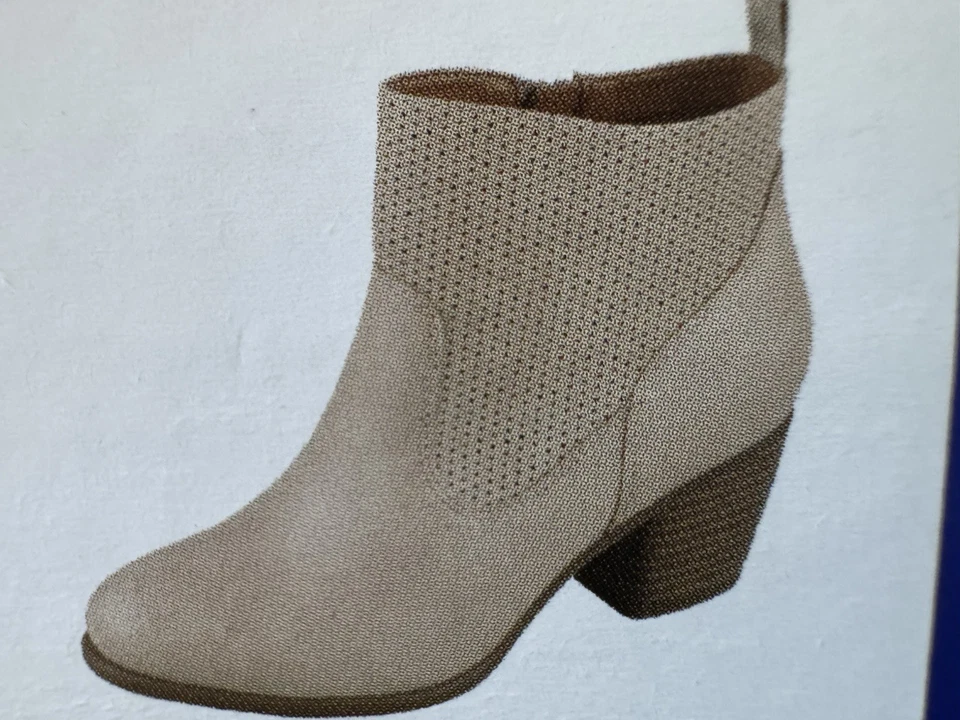 White Mountain Shoes Grace Women's Boot Sand Size 8.5 Dub3