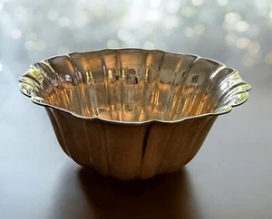 "Plato de caramelo vintage enchapado en plata de 2 1/4"" de alto por 5 1/2"" de ancho" - Imagen 1 de 8