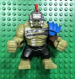 LEGO Hulk Minifigur Big Fig Thor Ragnarok Arena Clash Marvel 76088 Kratzer! - Bild 1 von 2