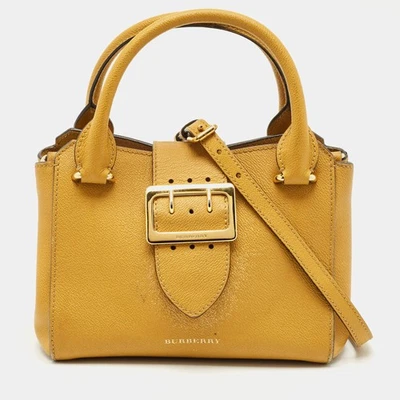 Bolso de mano Burberry de cuero amarillo con hebilla pequeña Foto 1 de 4