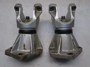 X2 OMC Stinger 5.0 909614 0909614 910061 0910061 Motor Mount Pair - Picture 1 of 6