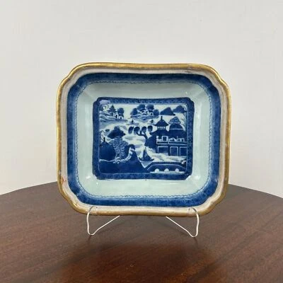 Antiguo plato cuadrado de cerámica azul y dorado Canton Ware del siglo XIX #chinoiserie Foto 1 de 4