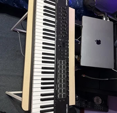 M-Audio OXYGEN PRO 61 USB MIDI Keyboard Controller - Image 1 of 2