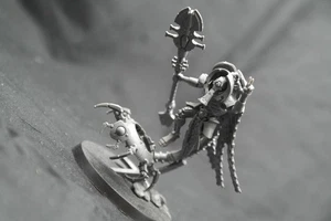 Pre-Owned Cryptek – Necron HQ Support Warhammer 40K Miniature – Warmodels UK - Picture 1 of 3