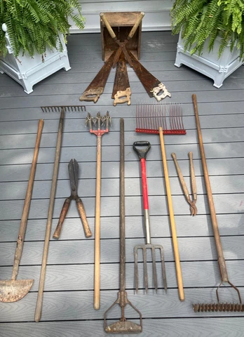 14 VTG ANTIQUE OUTDOOR BARN FARM YARD GARDEN HAND TOOLS PITCHFORKS HOE RAKES BOX Cover