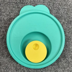 Tupperware Vented Round Replacement Lid 3156 Green Yellow Seal Size 4 - Picture 1 of 4